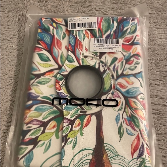 Case compatible with ipad 9.7” - Picture 1 of 3